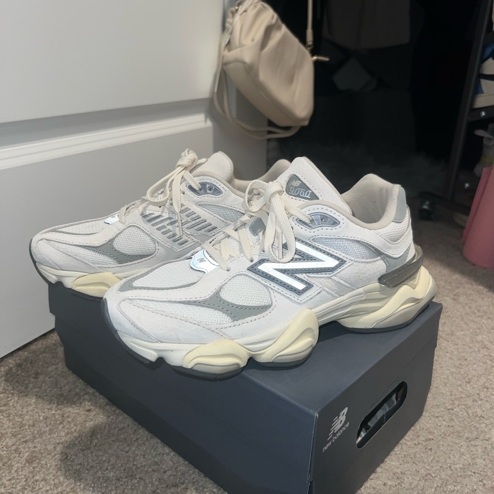 New Balance Women's Sneakers - Cream and Gray